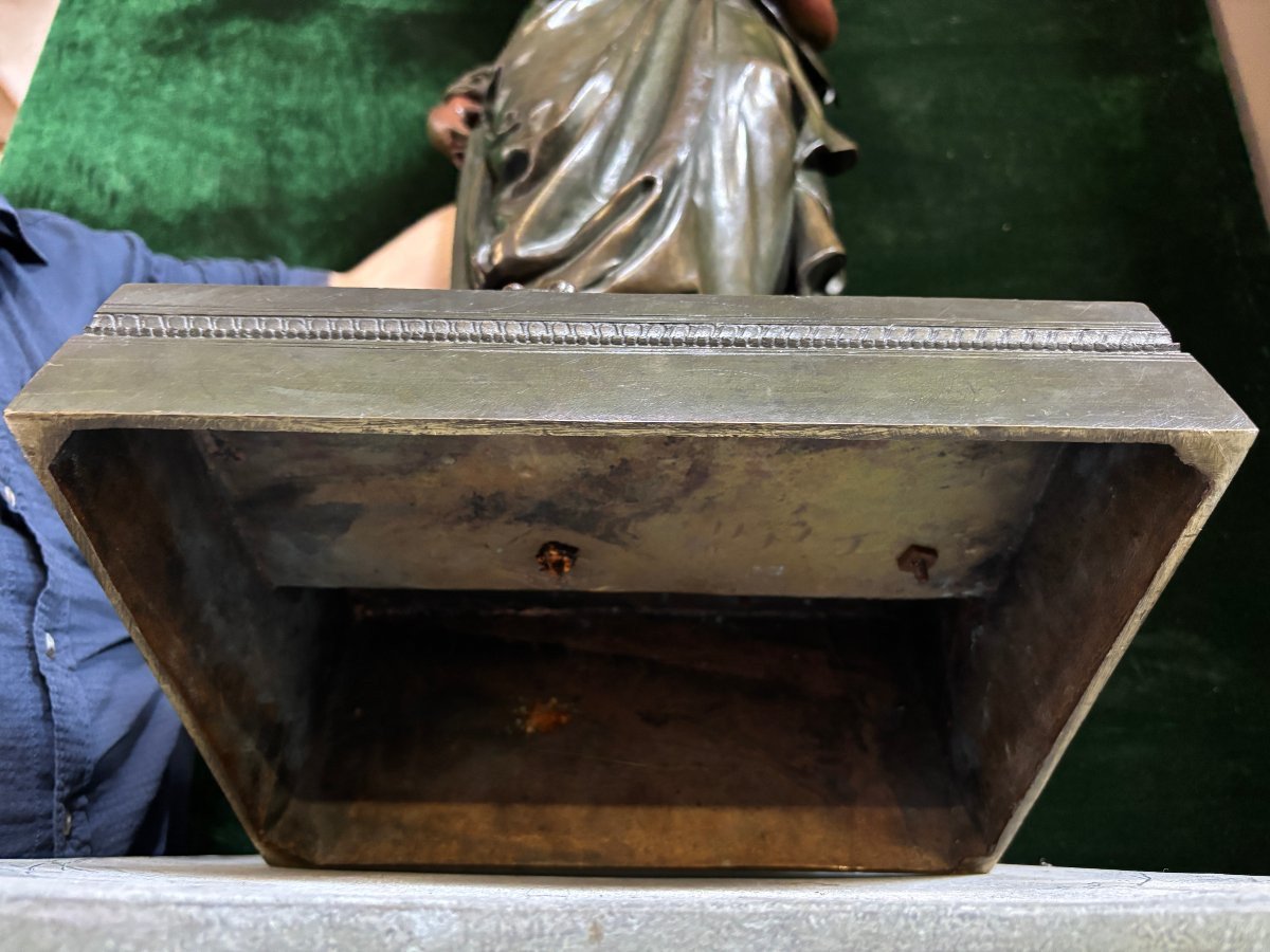 Very large bronze sculpture ‘Salomé’ H. Dumaige 19th century (97 cm). Henry Etienne Dumaige, French sculptor (1830-1888). Very large bronze sculpture with double patina representing Salome in an oriental representation.