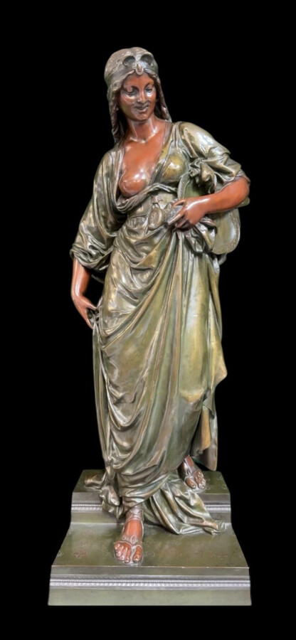Very large bronze sculpture ‘Salomé’ H. Dumaige 19th century (97 cm). Henry Etienne Dumaige, French sculptor (1830-1888). Very large bronze sculpture with double patina representing Salome in an oriental representation.