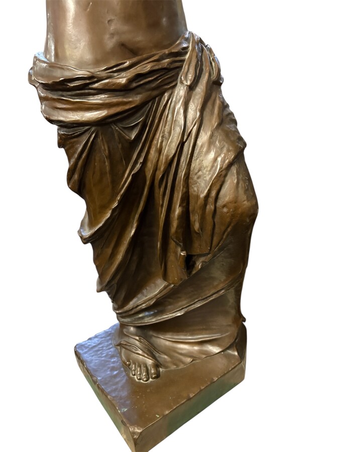 Very large bronze sculpture ‘Venus’ Barbedienne 19th century. (97 cm) Decorative bronze sculpture representing Venus de Milo, with foundry mark and F. Barbedienne foundry. Barbedienne (Ferdinand Barbedienne Paris, 1810-1892) 