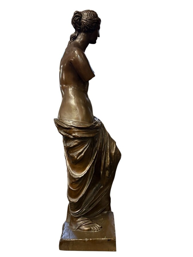 Very large bronze sculpture ‘Venus’ Barbedienne 19th century. (97 cm) Decorative bronze sculpture representing Venus de Milo, with foundry mark and F. Barbedienne foundry. Barbedienne (Ferdinand Barbedienne Paris, 1810-1892)