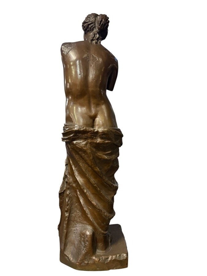 Very large bronze sculpture ‘Venus’ Barbedienne 19th century. (97 cm) Decorative bronze sculpture representing Venus de Milo, with foundry mark and F. Barbedienne foundry. Barbedienne (Ferdinand Barbedienne Paris, 1810-1892)