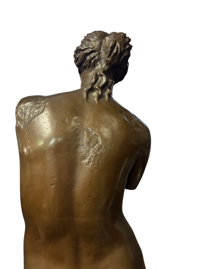 Very large bronze sculpture ‘Venus’ Barbedienne 19th century. (97 cm) Decorative bronze sculpture representing Venus de Milo, with foundry mark and F. Barbedienne foundry. Barbedienne (Ferdinand Barbedienne Paris, 1810-1892)