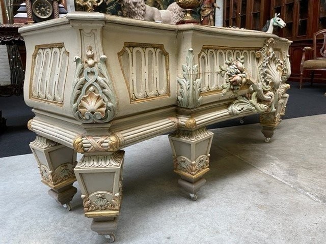 Very Large Wood Carved Flower Box 19th Century ( 166 Cm ). Very Decorative Jardinière In Louis XVI Style With An Inner Tray Of Zinc. Dimensions : Width: 166 Cm Height: 64 Cm Depth: 54 Cm In Good Condition From About 1860-1880
